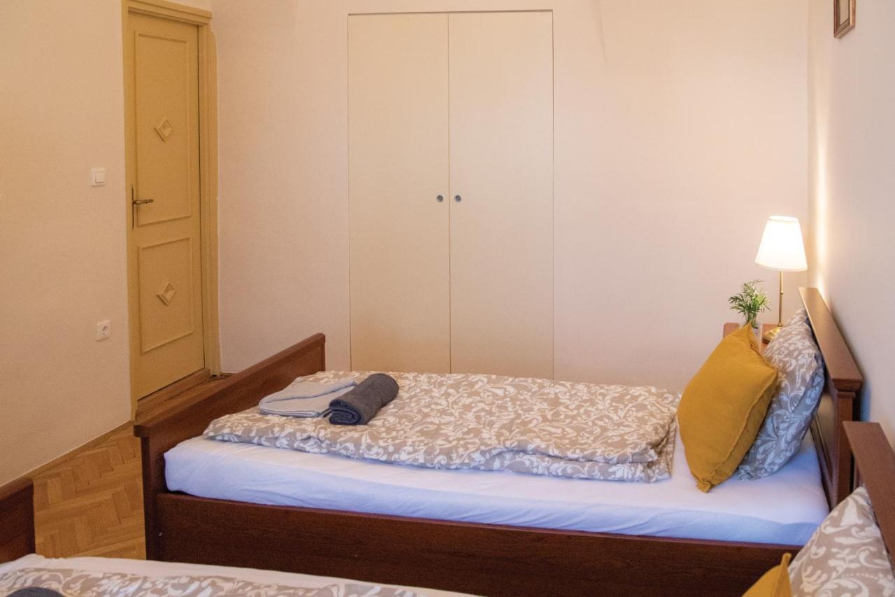 Theatroom Apartman Eger Exterior photo